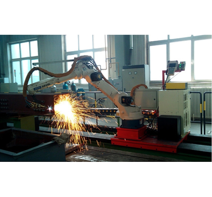 機(jī)車(chē)中梁機(jī)器人火焰切割