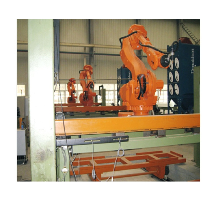 汽車(chē)縱梁、加強(qiáng)梁機(jī)器人等離子切割生產(chǎn)線